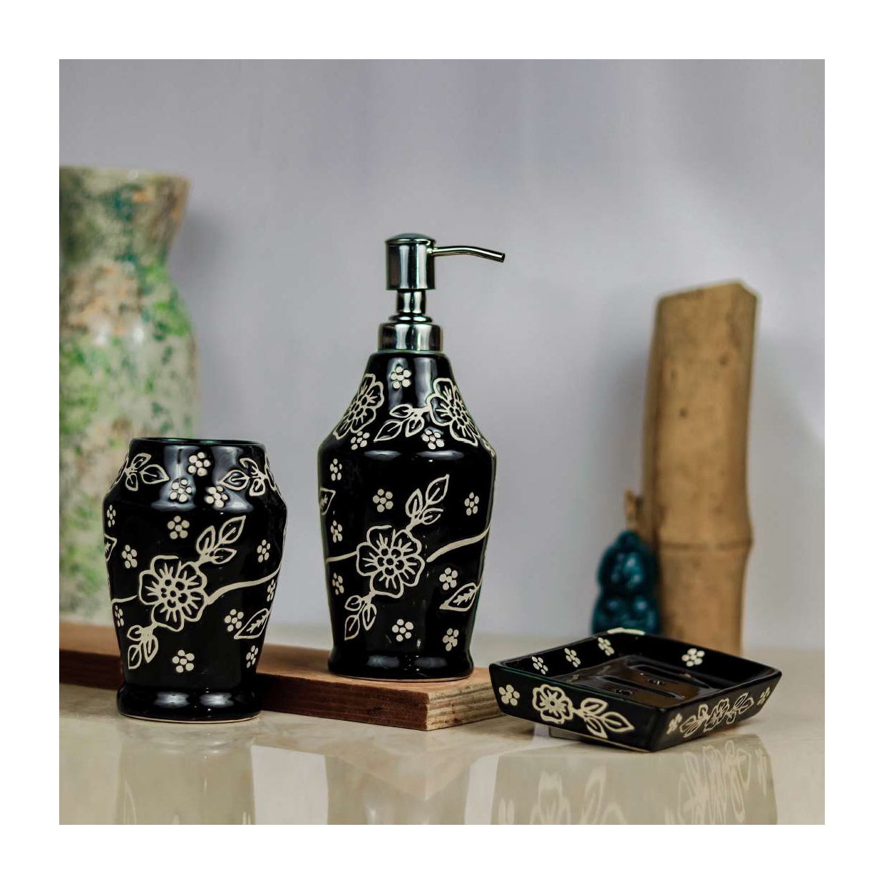 Monochrome Bloom Bath Accessory Set - Image 2