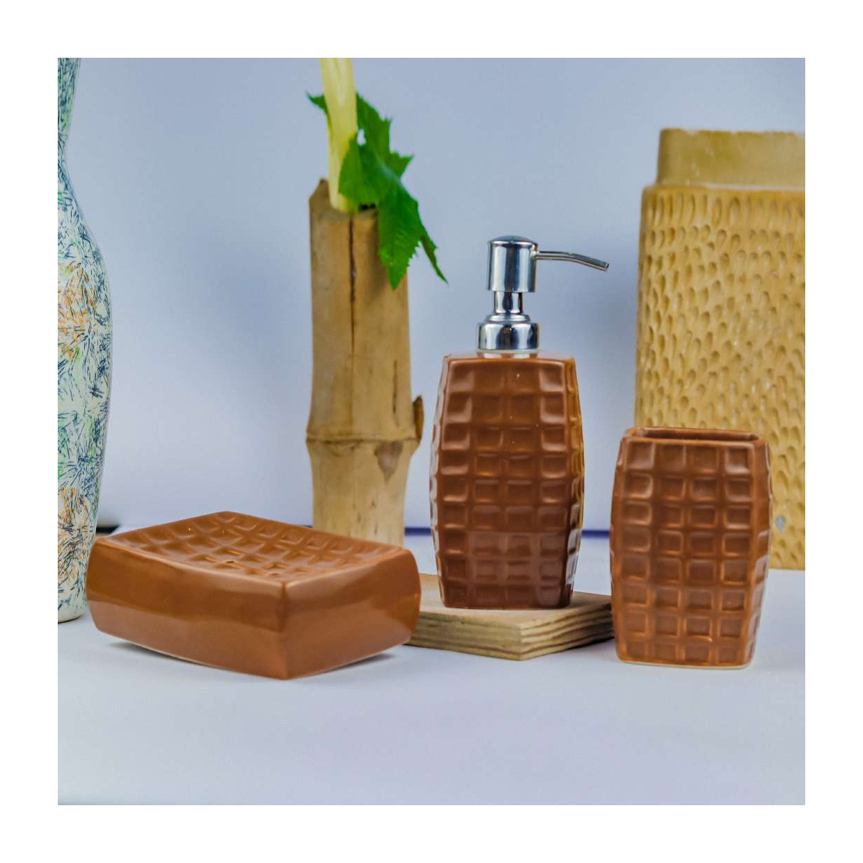 Abstract Bath Accessories Set of 3 - Image 3