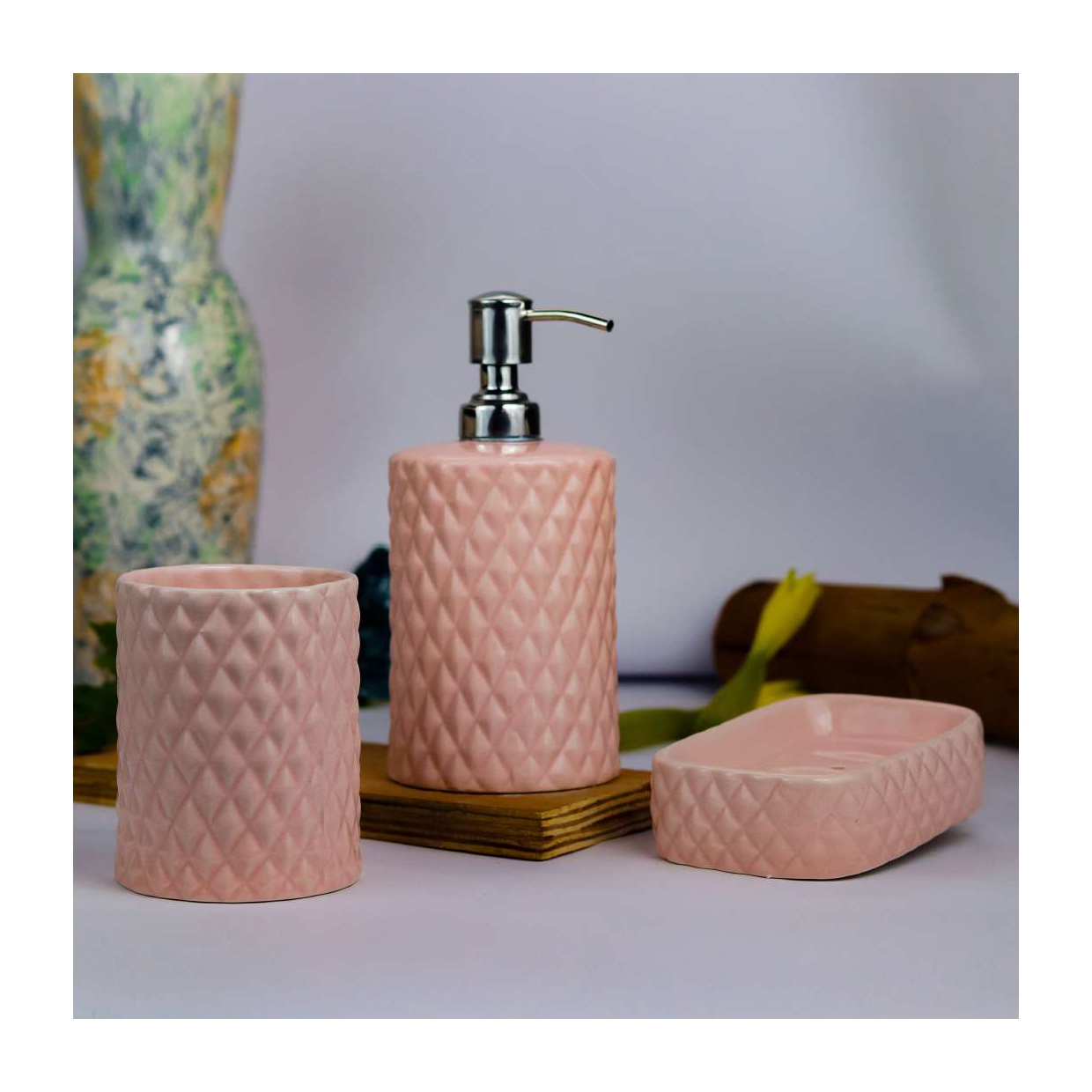 Abstract Bath Accessories Set of 3 - Image 4