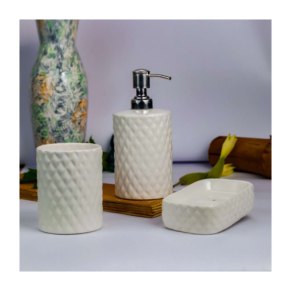 Abstract Bath Accessories Set of 3 - Image 5