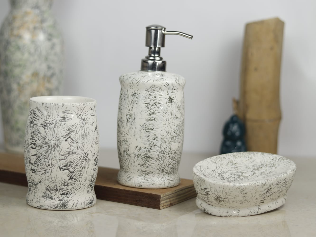 Bathroom Accessories Set of 3 - Image 10